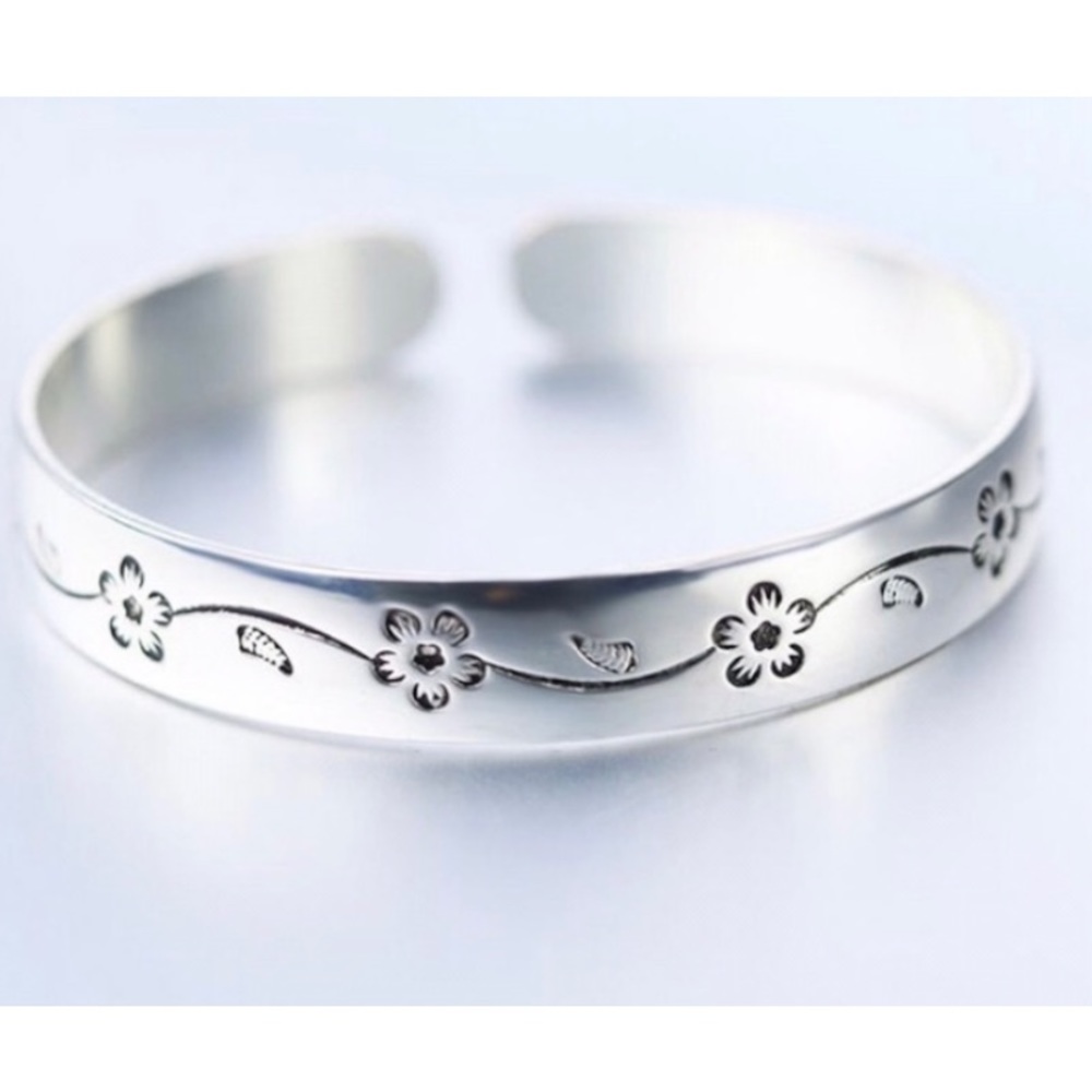 925 Sterling Silver Floral Engraved Bangle - Picture 1 of 7